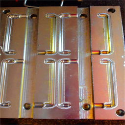 硅膠制品彎管模具及其應(yīng)用實(shí)例——以東莞市寮步班泰模具廠為例